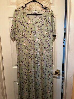 Joan Rivers Sage Green Floral Dress with Lavender and White Blooms